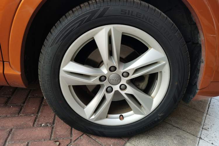 Used Audi Q3 2016 35 TFSI quattro all-wheel-drive style model Right Front Wheel Hub