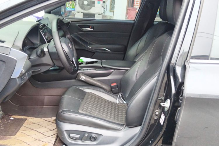 Used Toyota Avalon 2019 2.0L XLE Premium Edition China VI