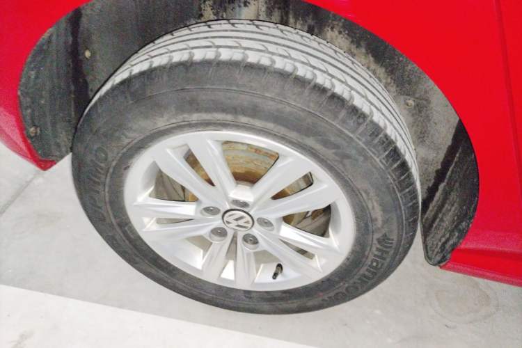 Used Volkswagen Polo 2016 1.6L Automatic Comfort Model Right Rear Wheel Hub