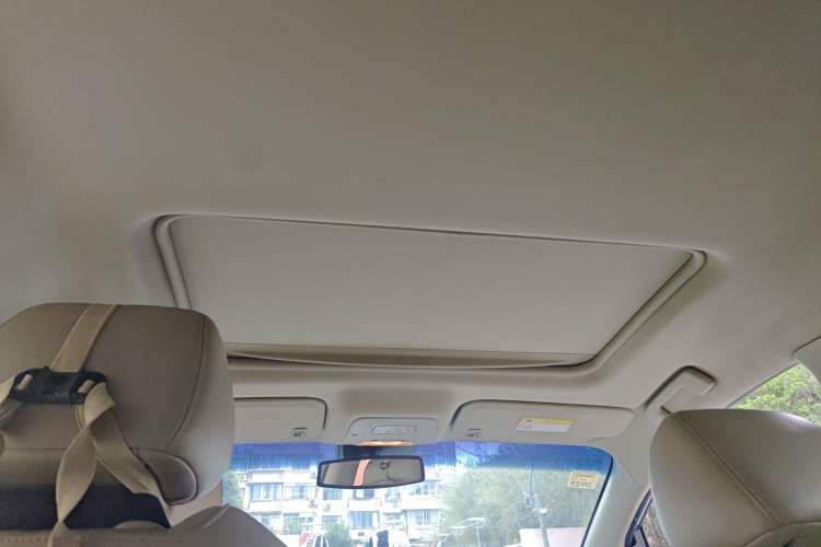 Used Buick GL8 2018 28T Luxury Model China VI Standard Headliner