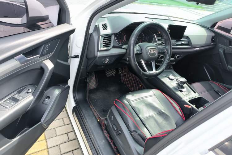 Used Audi Q5L 2018 40 TFSI Prestige Edition China VI Emission Standard Driver Seat