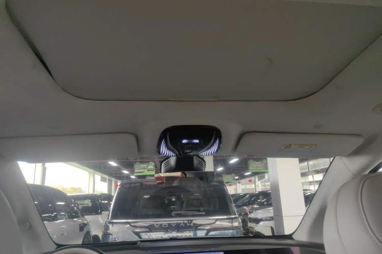 Used VOYAH Dream 2025 PHEV Four-Wheel-Drive Flagship Kunpeng Edition Headliner