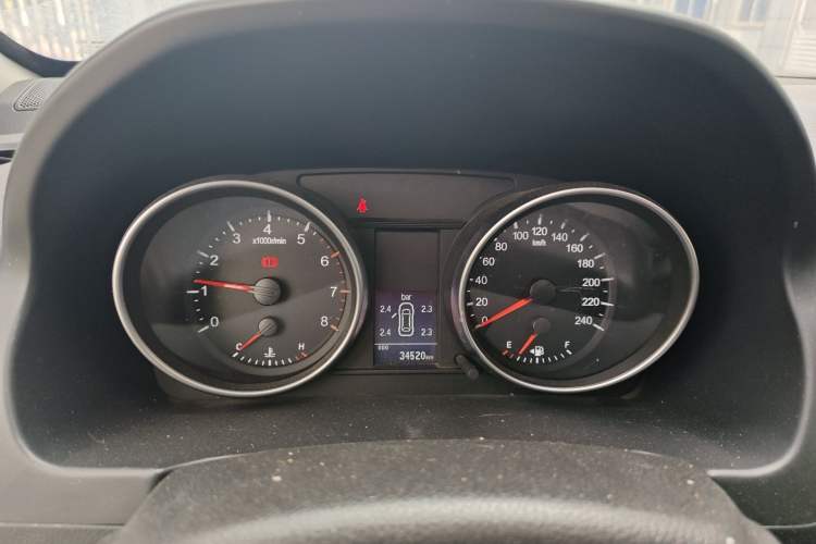 Used Haval H6 2015 Upgraded Model 1.5T Manual Two-Wheel Drive Elite Version
