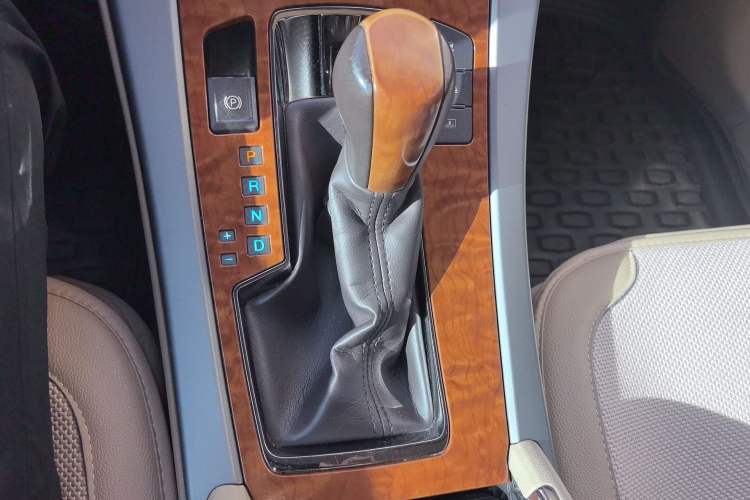 Used Buick LaCrosse 2010 3.0L Flagship Edition Gear Lever