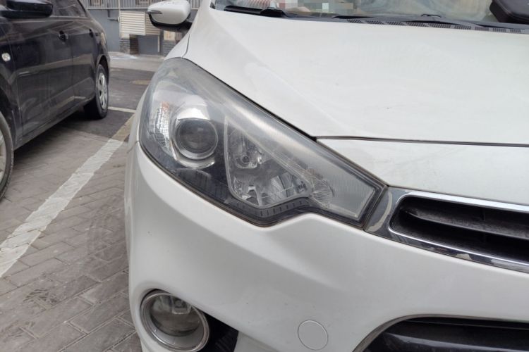 Used Kia K3S 2014 1.6L Automatic DLX Right Front Headlight