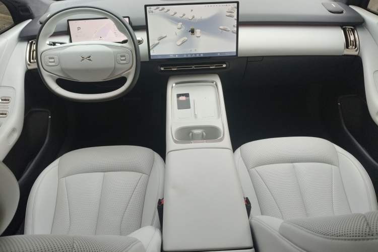 Used XPeng P7+ 2024 Ultra-Long Range Max Center Console