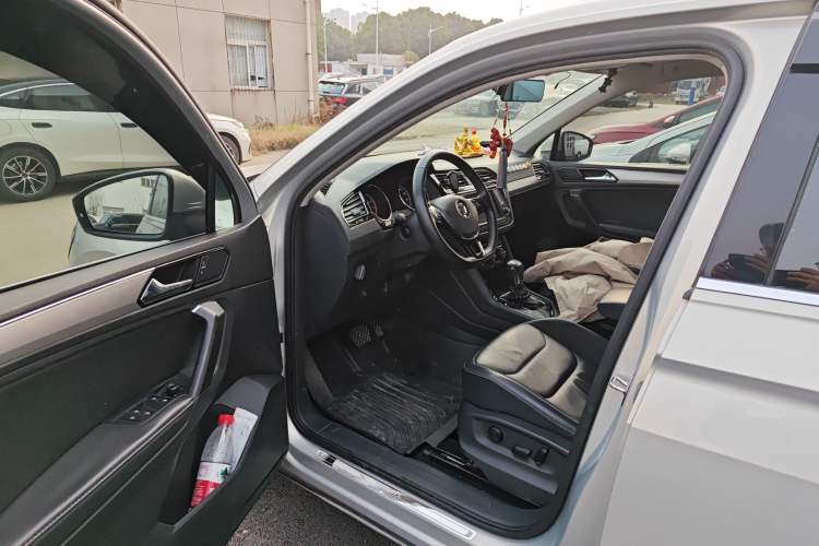 Used Volkswagen Tiguan L 2017 330TSI Automatic Two-Wheel Drive Luxury Edition