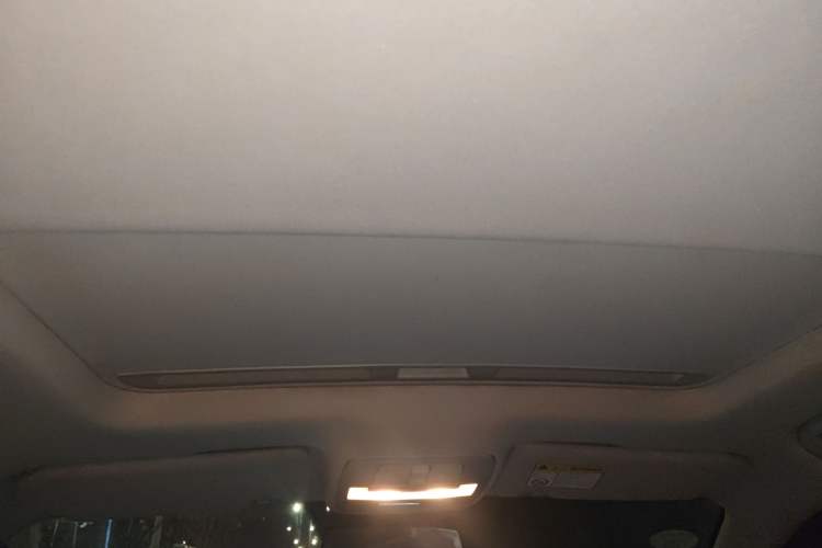 Used Roewe Ei5 2018 Internet Flagship Edition Headliner