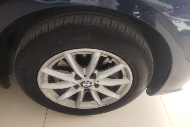 Used BMW 2 Series Active Tourer 2016 218i Fashion Model Right Front Wheel Hub