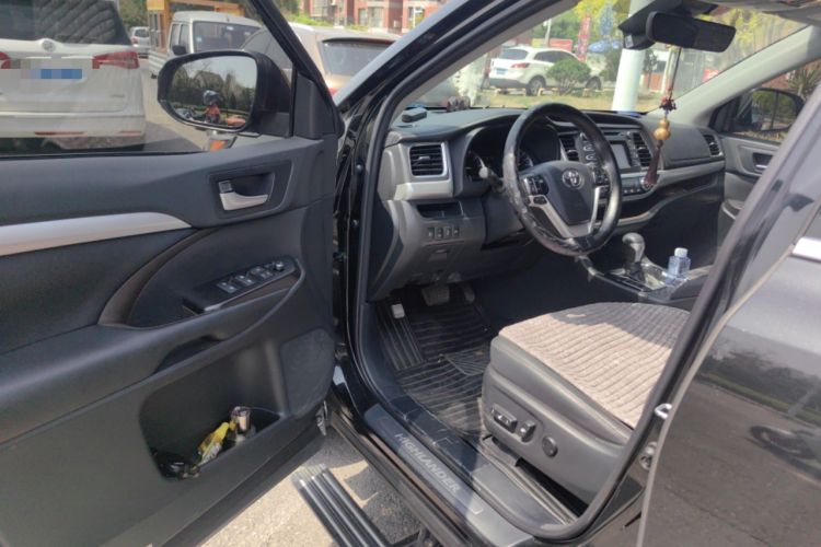 Used Toyota Highlander 2018 2.0T Four-Wheel Drive Luxury Edition 7 Seats China V Emission Standard
