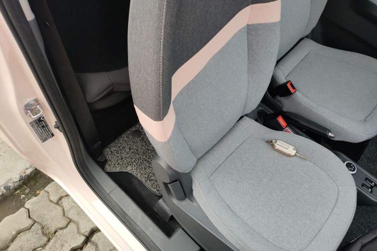 Used Wuling Hongguang MINIEV 2022 Macaron Premium Model – Lithium Iron Phosphate
