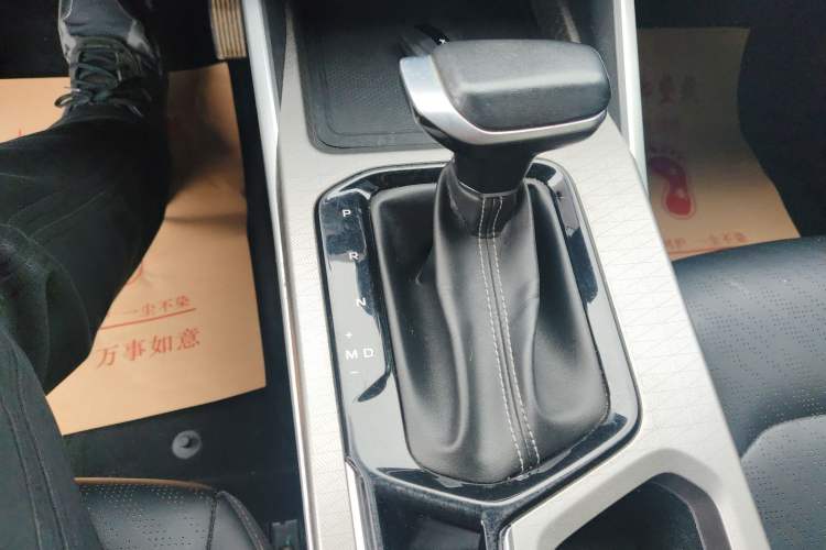 Used Geely Auto Emgrand 2023 4th Generation Champion Edition 1.5L CVT Luxury Model Gear Lever
