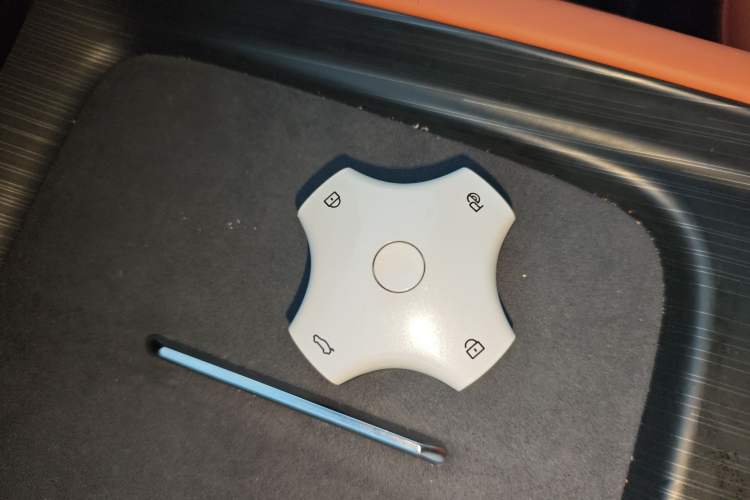 Used Dongfeng eπ eπ007 2025 Model Pure-Electric 565 All-Wheel-Drive Max Leading Edition Vehicle Key