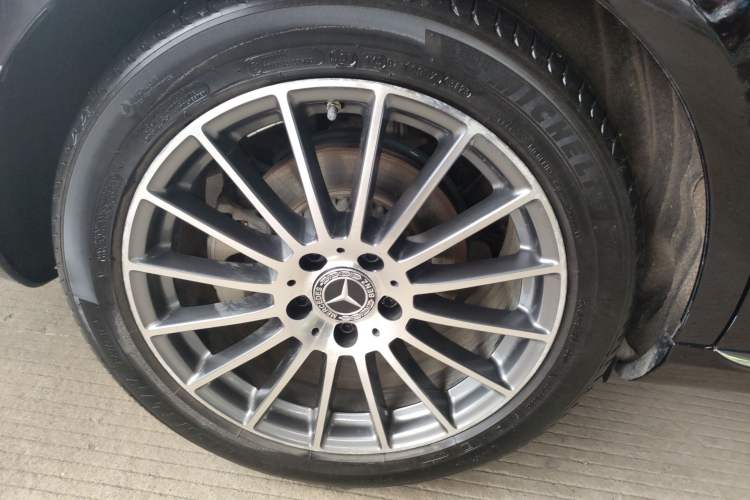 Used Mercedes-Benz E-Class 2020 E 260 L Right Rear Wheel Hub