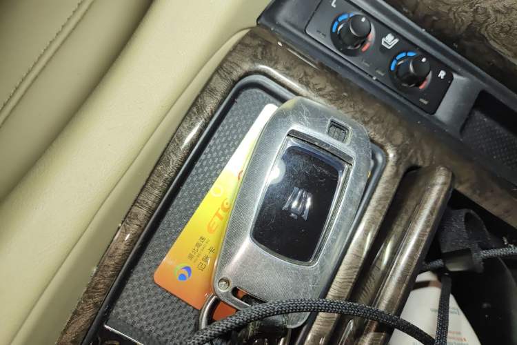 Used Toyota Vellfire 2021 Crown Dual-Engine 2.5L HV Supreme Edition