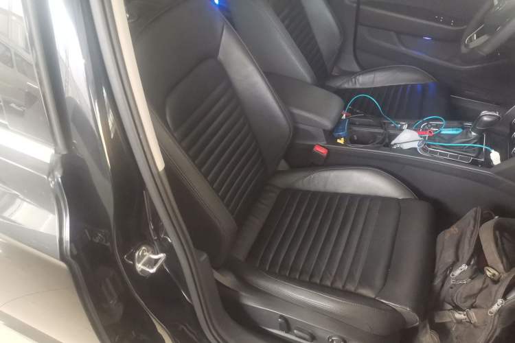 Used Volkswagen Magotan 2019 330TSI DSG Luxury Version China VI Standard Right Front Seat