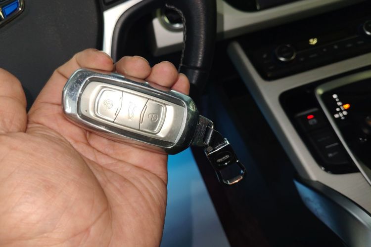 Used Geely Auto Emgrand X7 Sport 2020 1.8TD DCT Two-Wheel Drive Smart Connect 4G-Enabled Version Interior 1