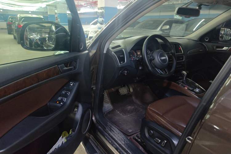 Used Audi Q5 2017 40 TFSI Comfort Model
