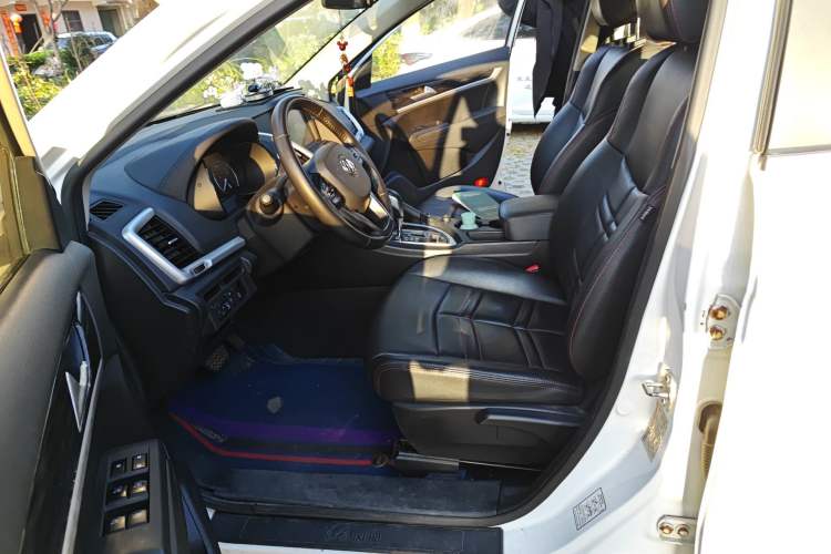 Used Dongfeng Aeolus AX7 2016 2.0L Automatic Zhiyi Trim
