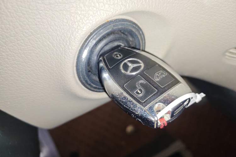 Used Mercedes-Benz Viano 2013 3.0L Navigator Edition