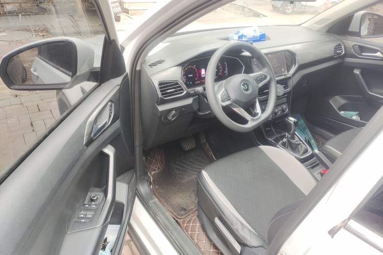 Used Volkswagen Tacqua 2020 1.5L Automatic Yue
