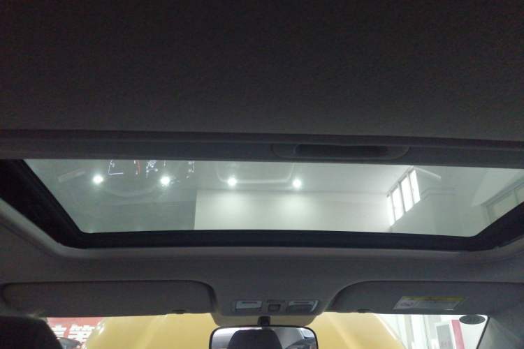 Used Hyundai Verna (older generation) 2017 1.4L Automatic YueXiang Edition China V-standard Headliner