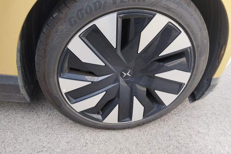 Used Polestar 4 2024 Single-Motor Standard Range PLUS Dual-Star Connectivity Edition