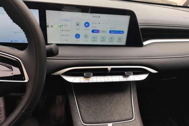 Used Venucia V DD-i 2023 60km iD Version Audio And AC Panel