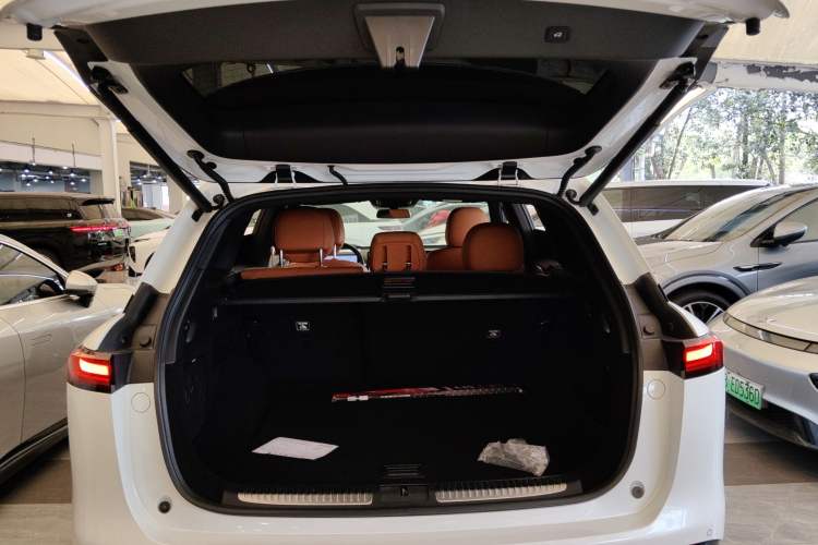 Used XPeng G9 2022 702 Pro Trunk