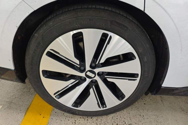 Used Geely Galaxy E8 2024 550 km Range Rear-Drive MAX