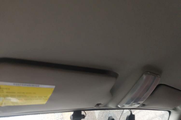 Used SAIC MAXUS Xintu V80 2023 2.0T Manual Classic Aoyuntong Short Wheelbase Ultra-Low Roof 5/6-Seater Headliner