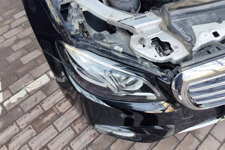 Used Mercedes-Benz E-Class 2016 E 300 L Sporty and Stylish Model