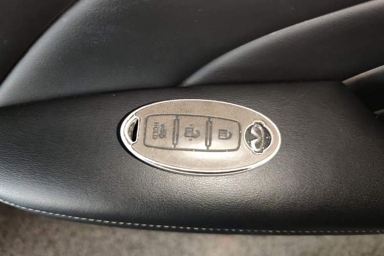 Used Infiniti Q50L 2018 2.0T Comfort Edition China VI Standard
