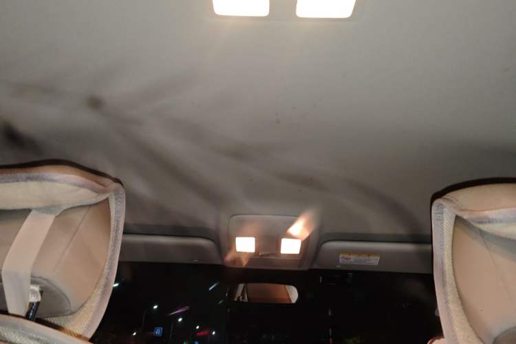 Used Mazda CX-5 2013 2.0L Manual Two-Wheel Drive Comfort Version Headliner