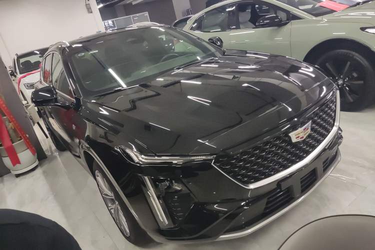 Used Cadillac GT4 2023 25T Luxury Model
