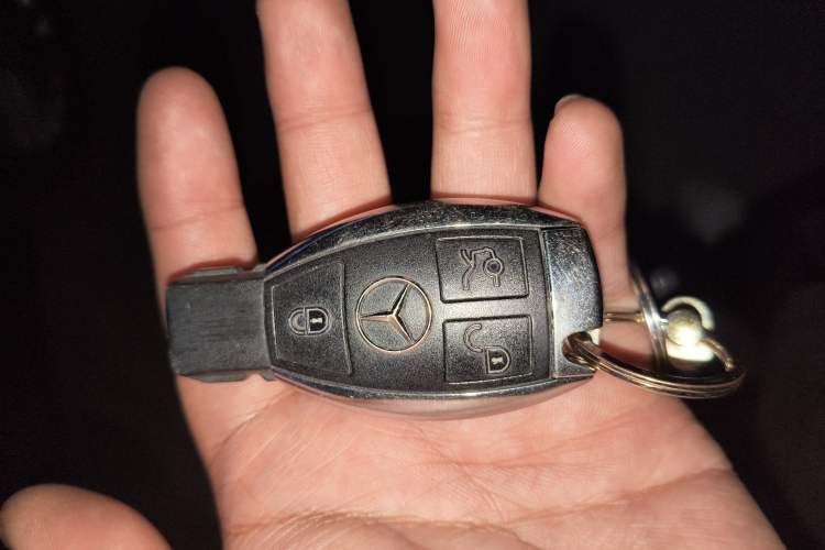 Used Mercedes-Benz E-Class 2014 E 260 L Vehicle Key