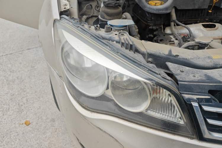 Used Roewe 350 2014 1.5L Automatic Xunyue Version Right Front Headlight