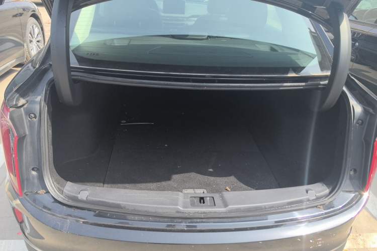 Used Hongqi E-QM5 2022 431 km Charge & Enjoy Edition