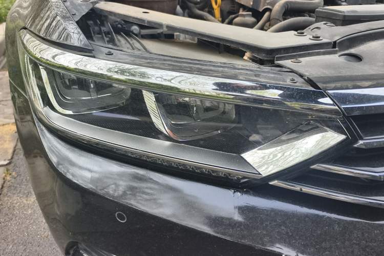 Used Volkswagen Magotan 2018 330TSI DSG Luxury Model Right Front Headlight