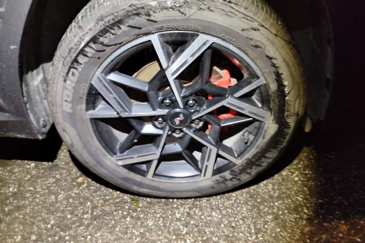 Used Hyundai Tucson 2025 Tucson L 1.5T Elite Edition N-Line Right Front Wheel Hub