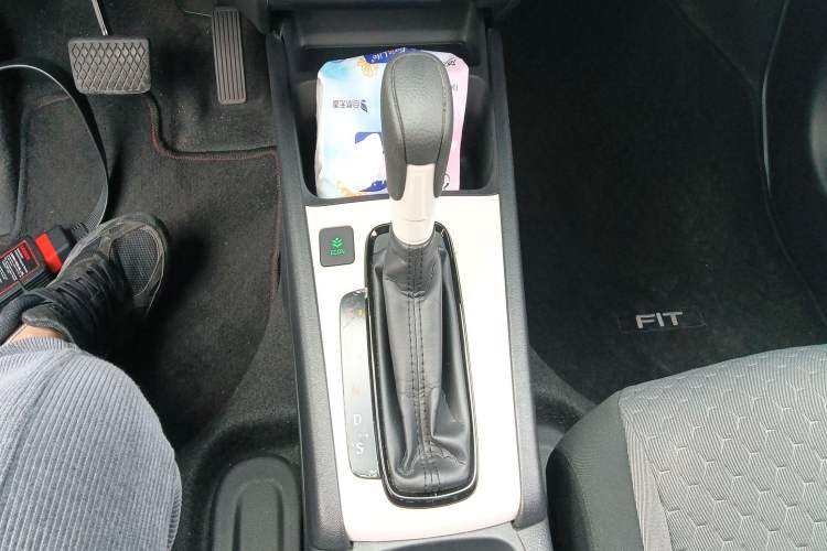 Used Honda Fit 2022 1.5L CVT Trendy Sunroof Edition Gear Lever