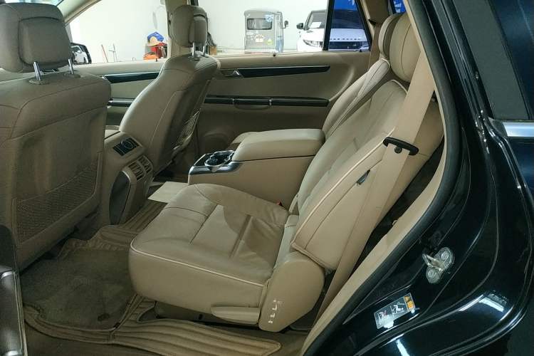 Used Mercedes-Benz R-Class 2014 R 320 4MATIC Luxury Model