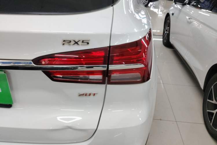 Used Roewe RX5 2016 20T Two-Wheel Drive Automatic Internet Smart Edition Right Rear Taillight