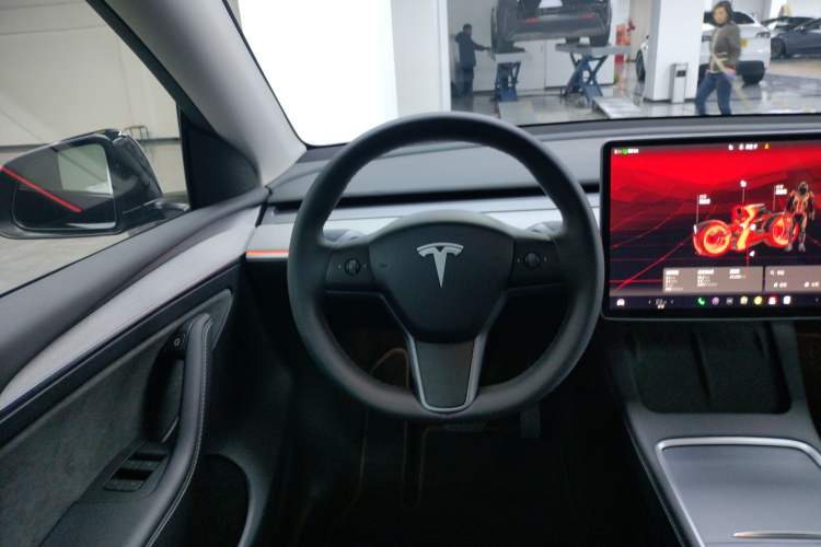 Used Tesla Model Y 2023 Long-Range All-Wheel-Drive Version