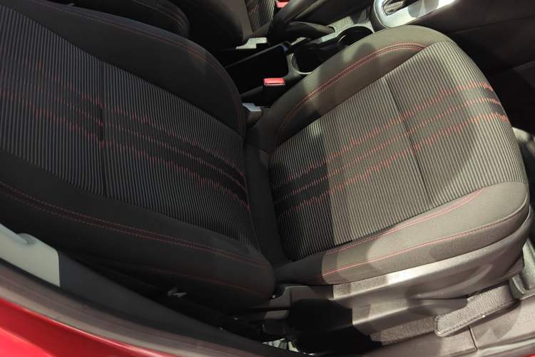 Used Buick Encore 2015 1.4T Automatic Two-Wheel Drive Urban Elite Version