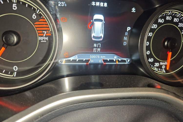 Used Jeep Cherokee 2016 2.4L Superior Edition Odometer Close Up