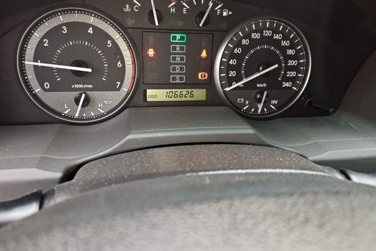 Used Toyota Land Cruiser 2010 4.0L Automatic VX Odometer Close Up