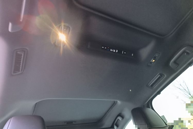 Used Toyota Granvia 2024 2.5L Hybrid Prestige PLUS Four-Wheel Drive Version
