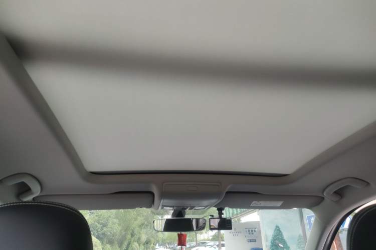 Used Volkswagen Tiguan L 2020 330TSI Automatic Two-Wheel Drive Smart Luxury Edition China VI Standard
