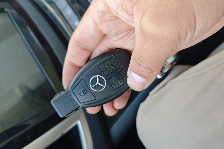 Used Mercedes-Benz Vito 2021 2.0T Elite Version 7 Seats